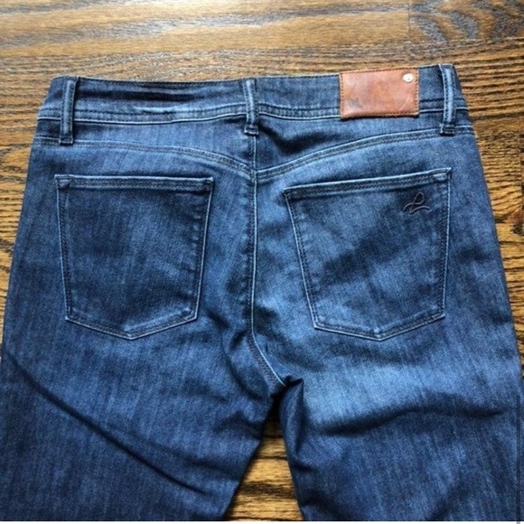 Dl1961 Grace Straight Leg Jean - Picture 3 of 6